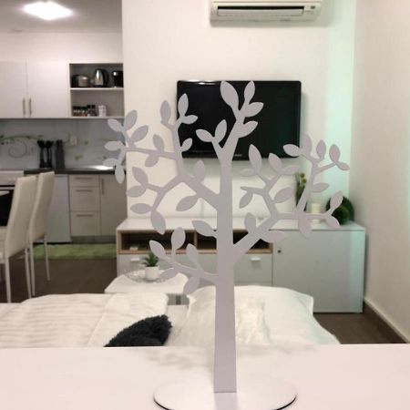 Modern Center Studio Under The Castle - Free Parking Διαμέρισμα Λιουμπλιάνα Εξωτερικό φωτογραφία